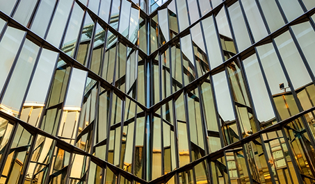 Transforming Architecture with Reflective Glass